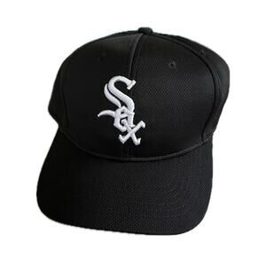 Chicago White Sox Youth Hat. Black. Team MLB. Adjustable Back